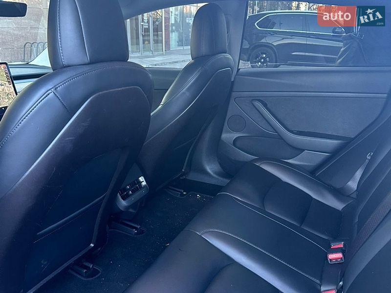 Седан Tesla Model 3 2021 в Одессе