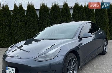 Седан Tesla Model 3 2022 в Черкасах