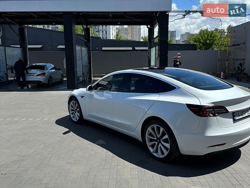 Седан Tesla Model 3 2019 в Києві