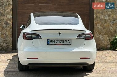 Седан Tesla Model 3 2020 в Одесі