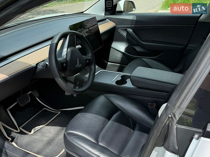 Седан Tesla Model 3 2020 в Одесі