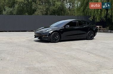 Седан Tesla Model 3 2023 в Ровно
