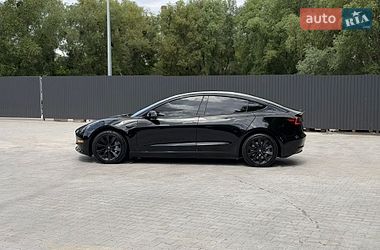 Седан Tesla Model 3 2023 в Ровно