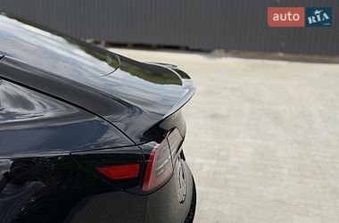 Седан Tesla Model 3 2023 в Ровно