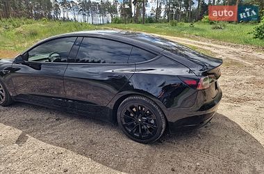 Седан Tesla Model 3 2022 в Черкасах