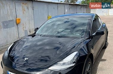 Седан Tesla Model 3 2020 в Коростене