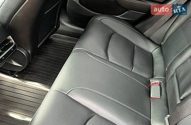 Седан Tesla Model 3 2020 в Коростене