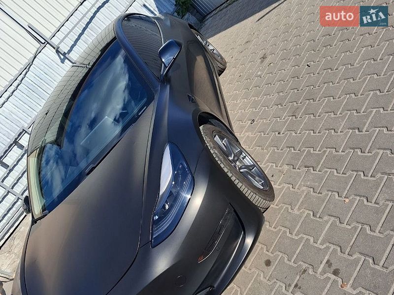Седан Tesla Model 3 2021 в Киеве