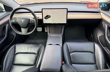 Седан Tesla Model 3 2021 в Киеве
