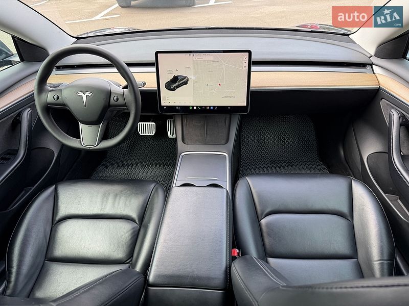Седан Tesla Model 3 2021 в Киеве