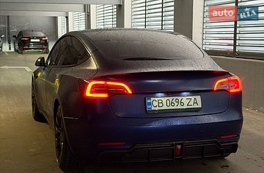 Седан Tesla Model 3 2022 в Чернигове
