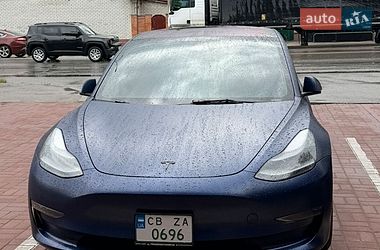 Седан Tesla Model 3 2022 в Чернигове
