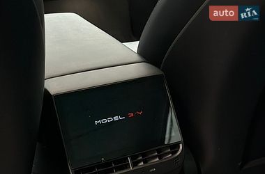 Седан Tesla Model 3 2022 в Чернигове