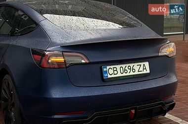 Седан Tesla Model 3 2022 в Чернигове
