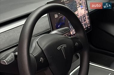 Седан Tesla Model 3 2022 в Чернигове