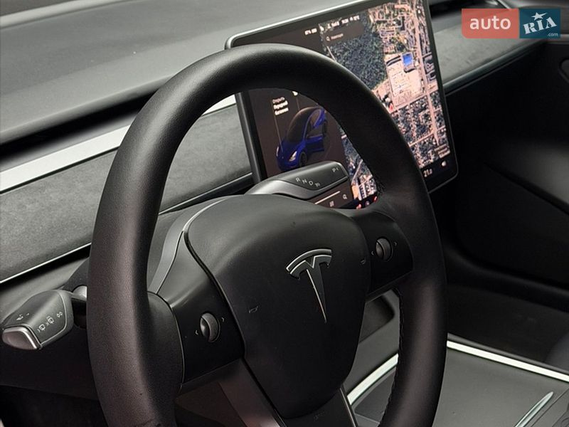 Седан Tesla Model 3 2022 в Чернигове
