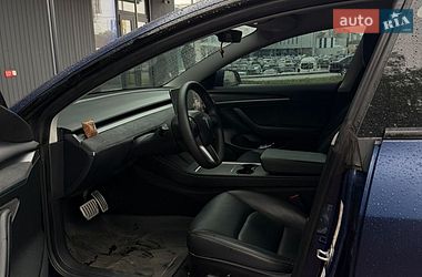 Седан Tesla Model 3 2022 в Чернигове