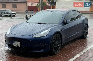 Седан Tesla Model 3 2022 в Чернигове