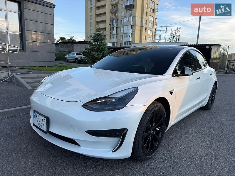 Седан Tesla Model 3 2022 в Харькове