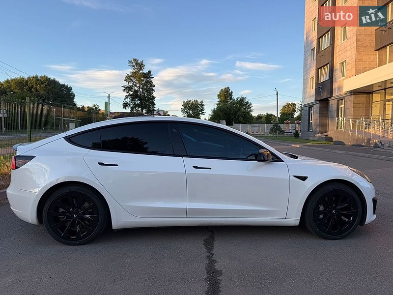 Седан Tesla Model 3 2022 в Харькове