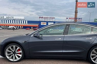 Седан Tesla Model 3 2019 в Львове