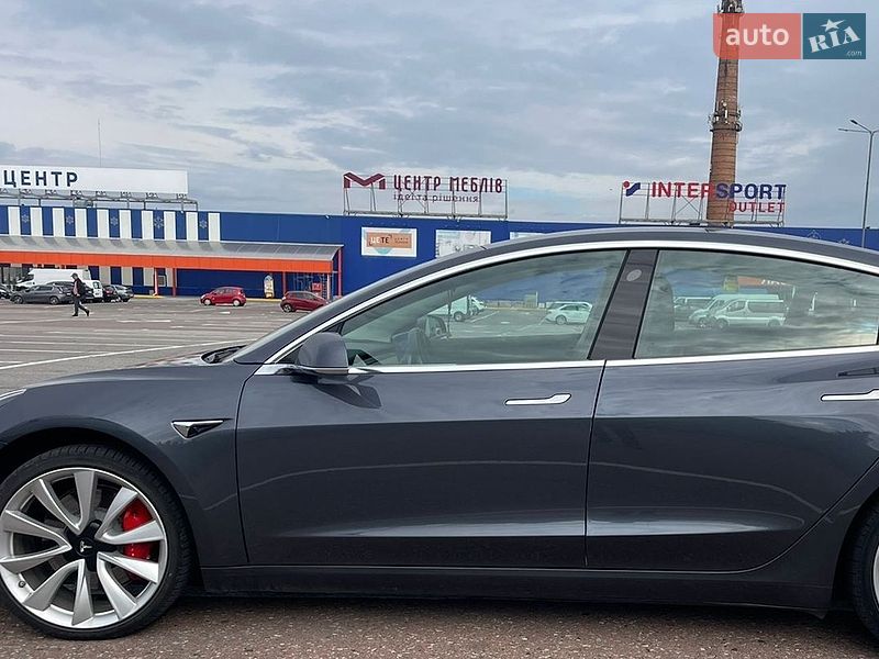 Tesla Model 3 2019