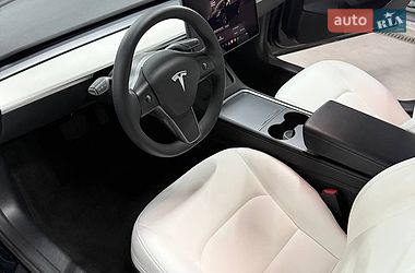 Седан Tesla Model 3 2023 в Києві
