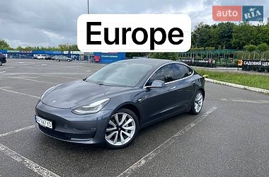 Седан Tesla Model 3 2019 в Киеве