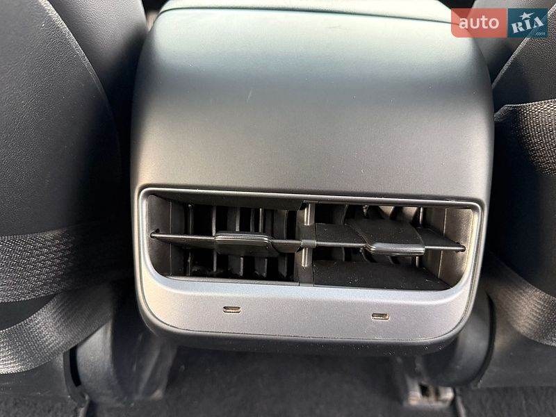 Седан Tesla Model 3 2022 в Одессе