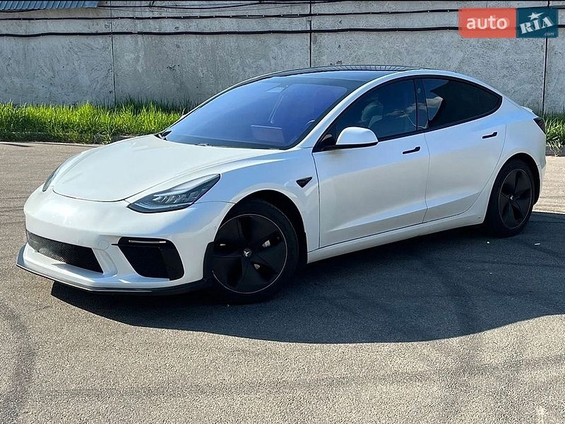 Tesla Model 3 2019