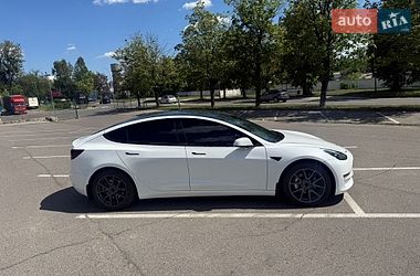 Седан Tesla Model 3 2021 в Львові