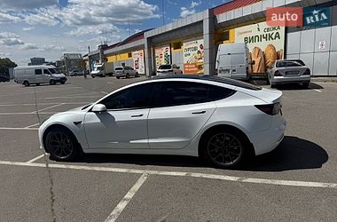 Седан Tesla Model 3 2021 в Львові