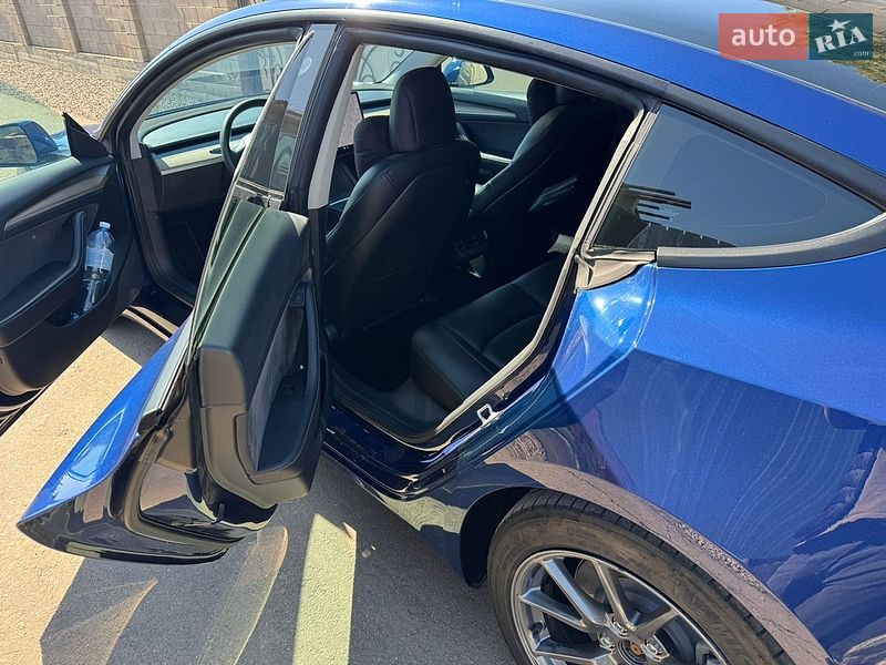 Седан Tesla Model 3 2021 в Одесі