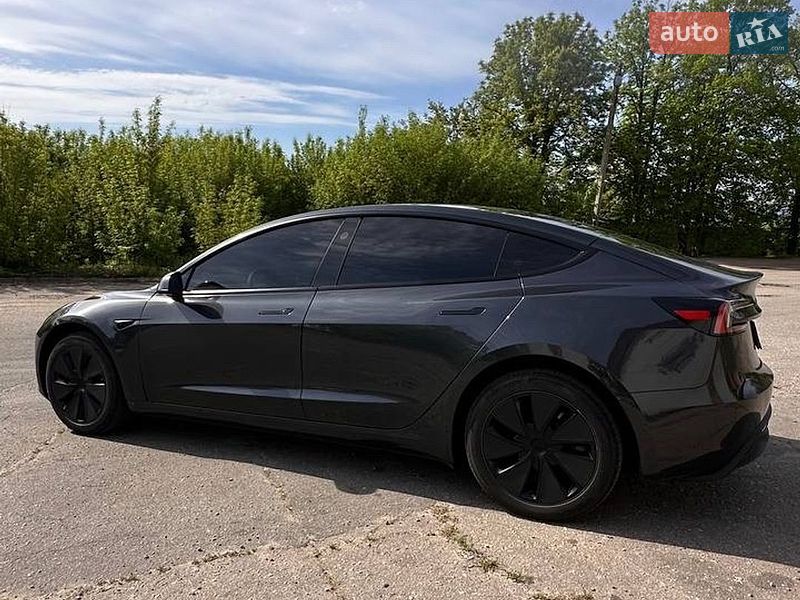 Седан Tesla Model 3 2025 в Харкові