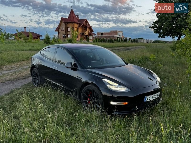 Седан Tesla Model 3 2018 в Луцьку