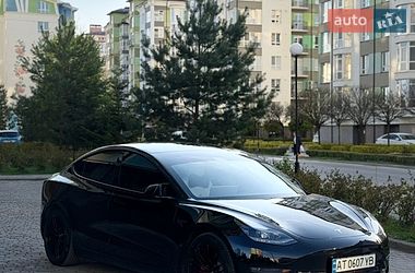 Седан Tesla Model 3 2021 в Івано-Франківську