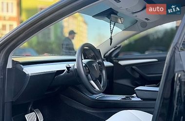 Седан Tesla Model 3 2021 в Івано-Франківську