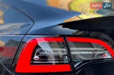 Седан Tesla Model 3 2021 в Івано-Франківську