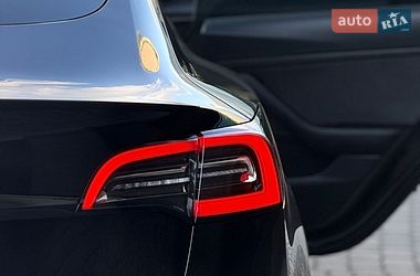 Седан Tesla Model 3 2021 в Івано-Франківську
