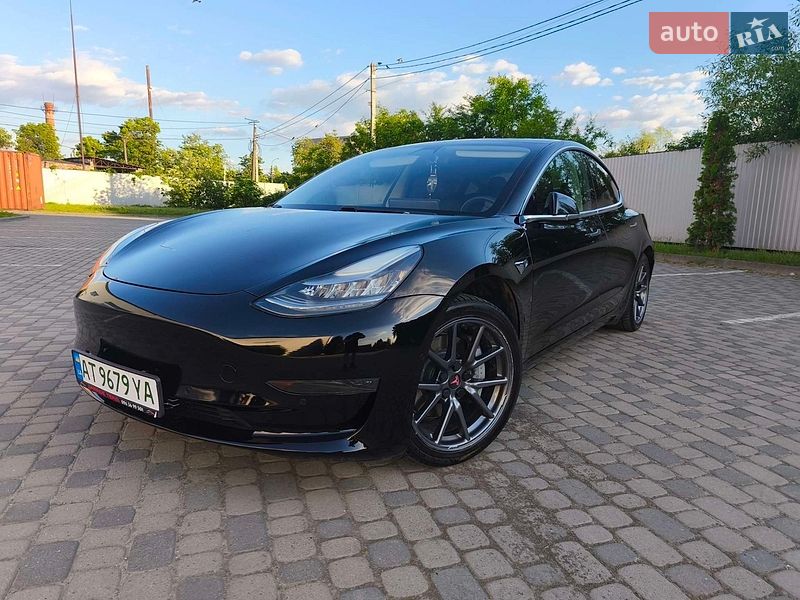 Tesla Model 3 2020
