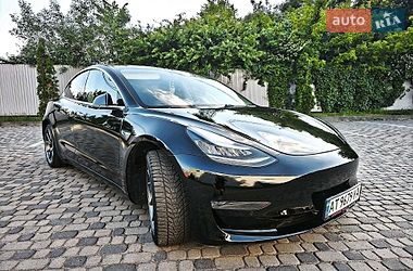 Седан Tesla Model 3 2020 в Ивано-Франковске