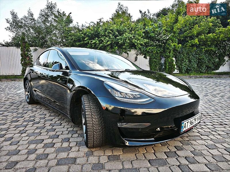 Седан Tesla Model 3 2020 в Ивано-Франковске