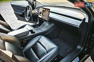 Седан Tesla Model 3 2020 в Ивано-Франковске