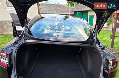 Седан Tesla Model 3 2019 в Тернополі