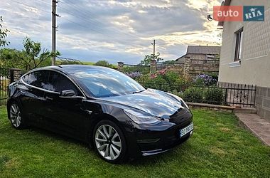 Седан Tesla Model 3 2019 в Тернополі