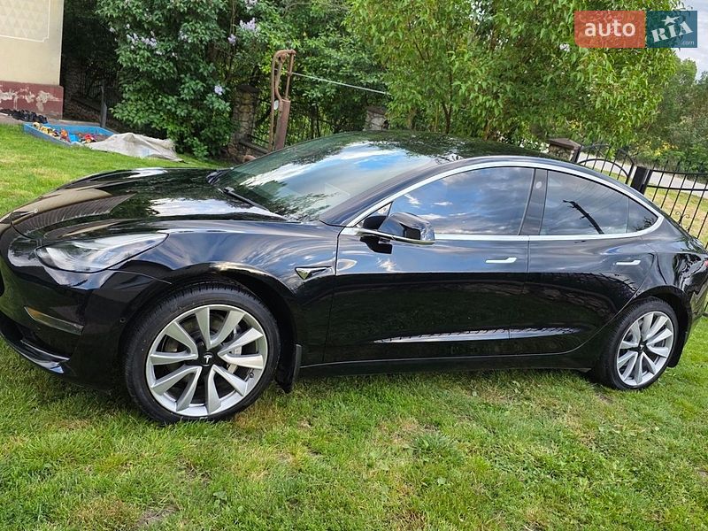 Седан Tesla Model 3 2019 в Тернополі