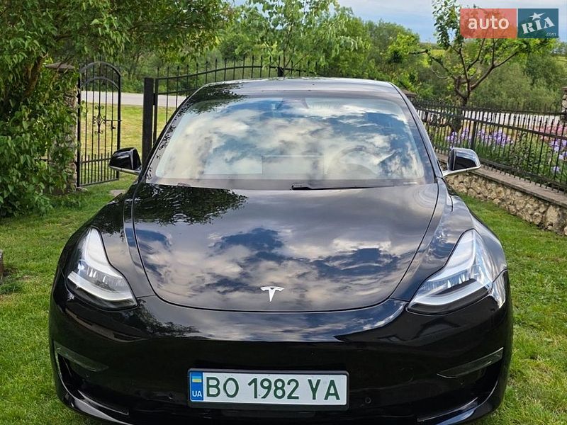 Tesla Model 3 2019