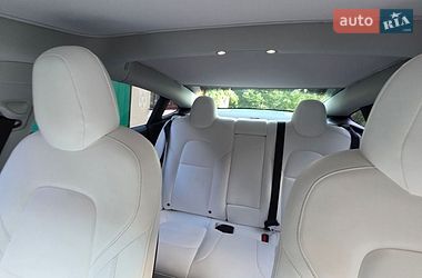 Седан Tesla Model 3 2019 в Тернополі