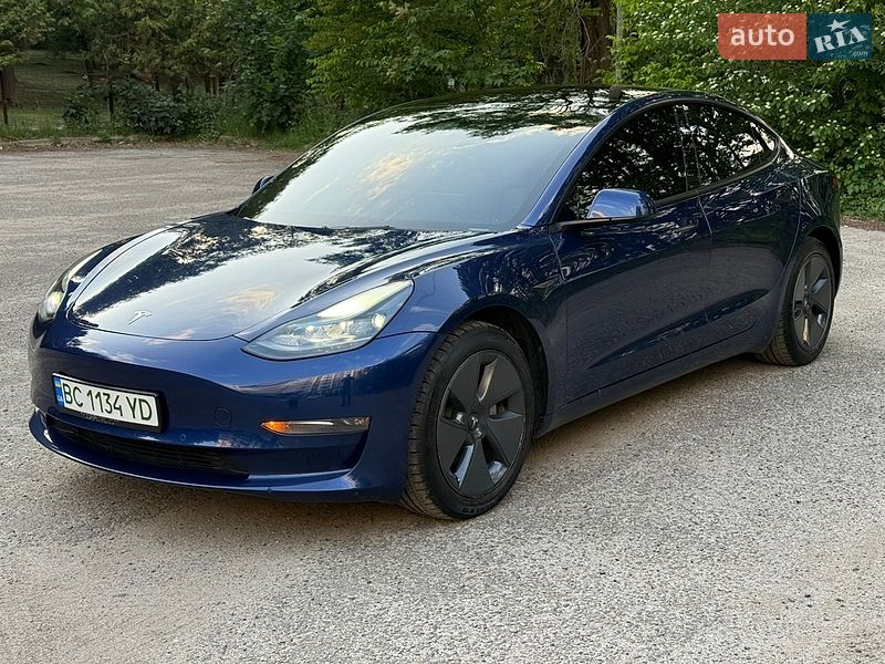 Tesla Model 3 2022