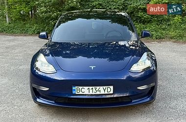 Седан Tesla Model 3 2022 в Львові
